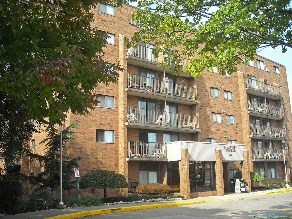 Riverview Towers Building Exterior